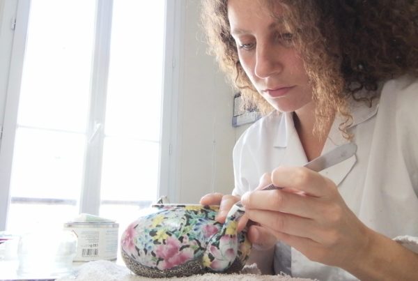 Restauration d’objets d’art en céramique